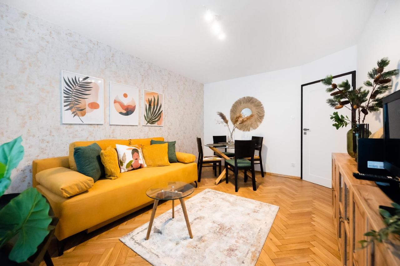 Metro Swietokrzyska Boho Aesthetic Apartment Warschau